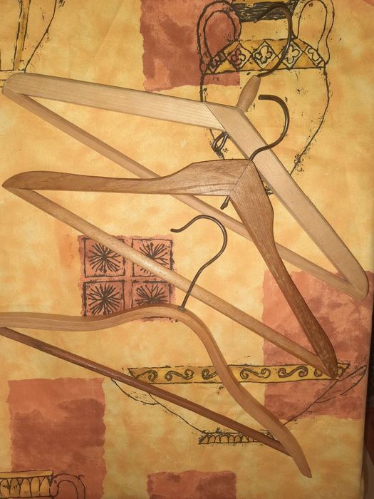 Вішалки для одягу міцні, тремпелі дерев'яні металічні