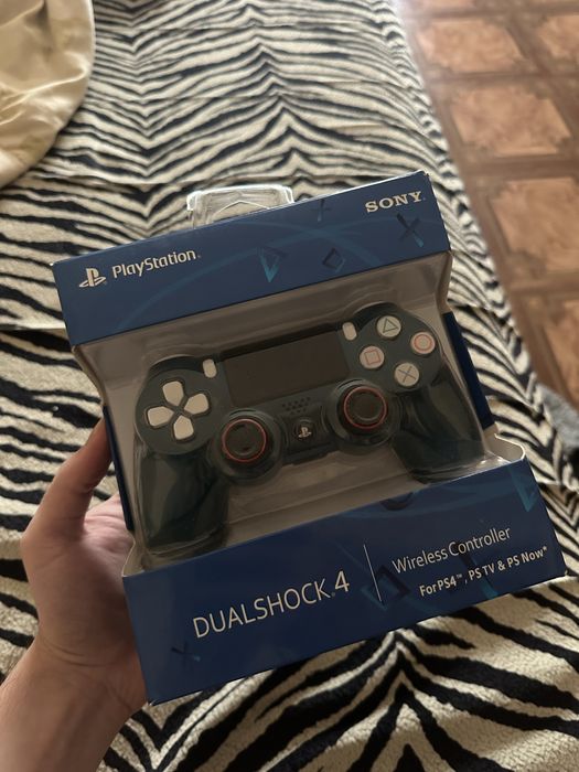 Геймпад Dualshock 4