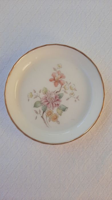 Prato pequeno em porcelana  Doulton Mystic Dawn