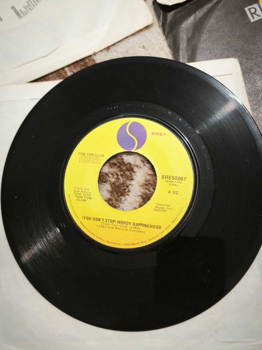 4 singles de vinil todos importados made in usa e uk