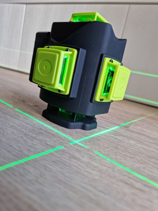 Nível laser 16 linhas com acessórios e caixa rígida