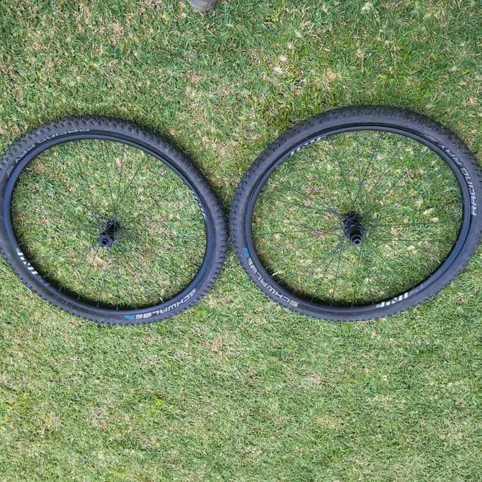 2x pneus Schwalbe Rancing Ray 29x2.25 Tubeless Ready Soft Super Ground