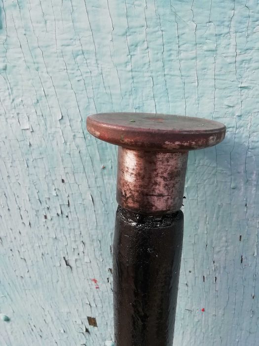 Продам ковану в кузні сапожну лапу у гарному стані.