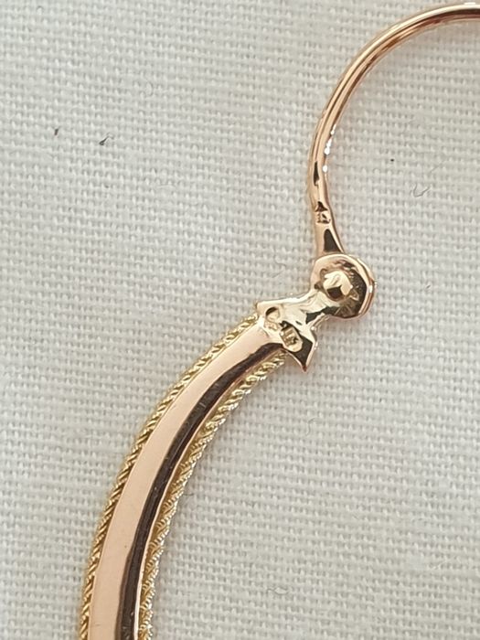 Argolas de ouro grandes