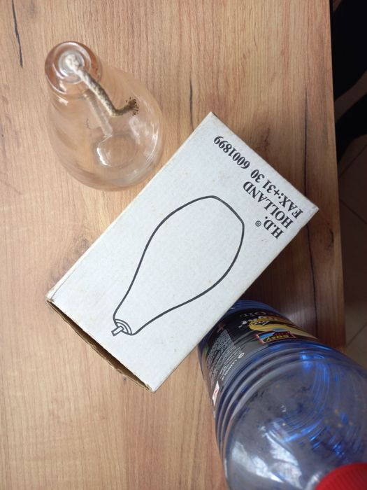 Stara szklana lampa olejowa