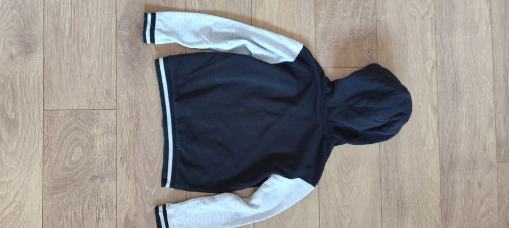 Bluza chłopięca r. 134/140