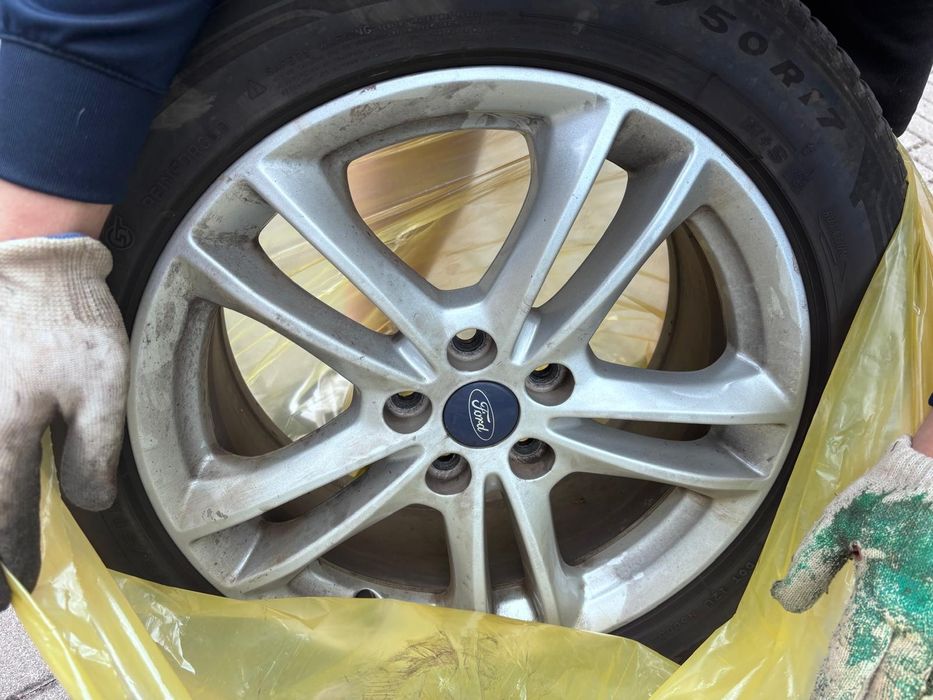 Felgi 17 cali 5x108  + Opony wielosezonowe