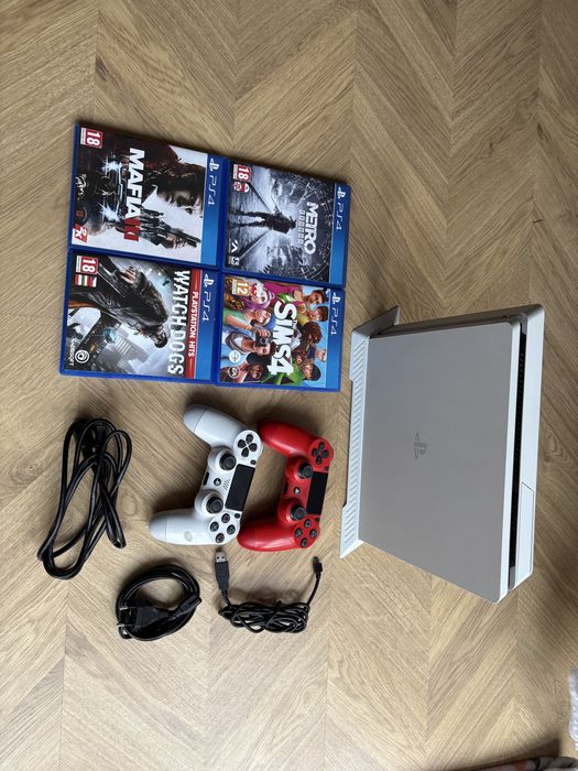 Ps4 slim 500 GB 2 pady