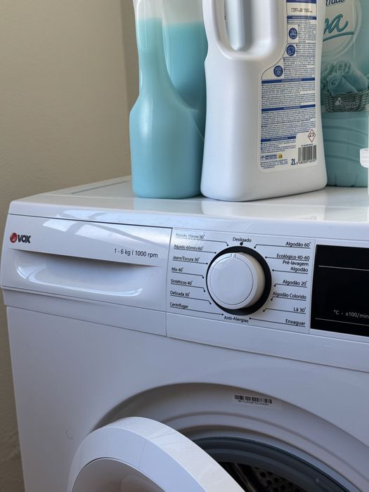 Máquina de lavar roupa VOX - 6kg