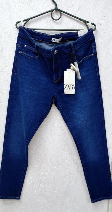 Новенькі жіночі  джинси ZARA