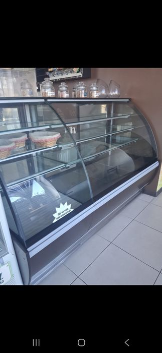 Vitrina refrigerada de pastelaria