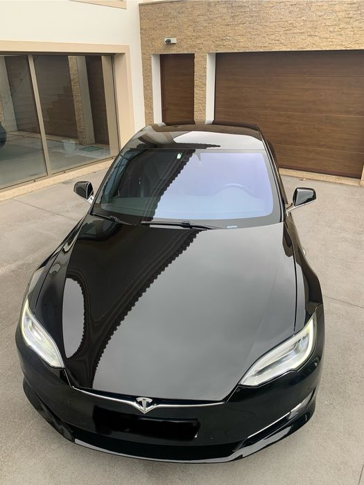 Tesla Model S 75