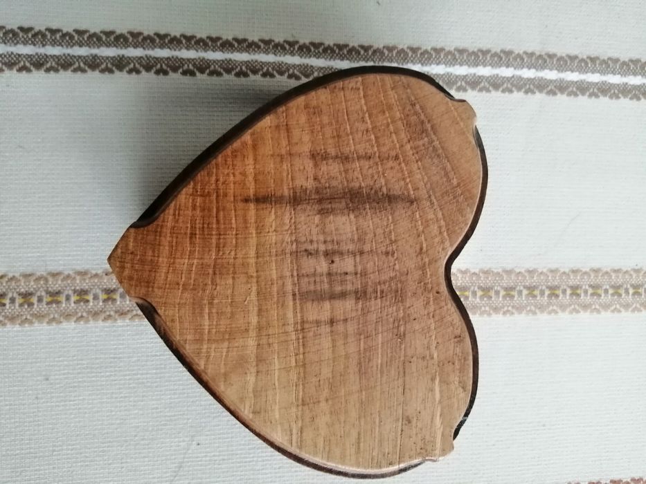 Шкатулка из дерева