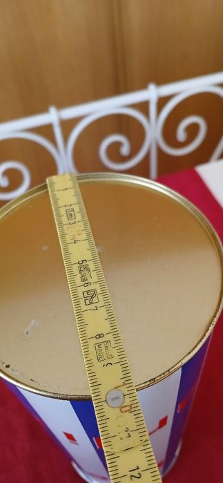 Lata pierre cardin, vazia