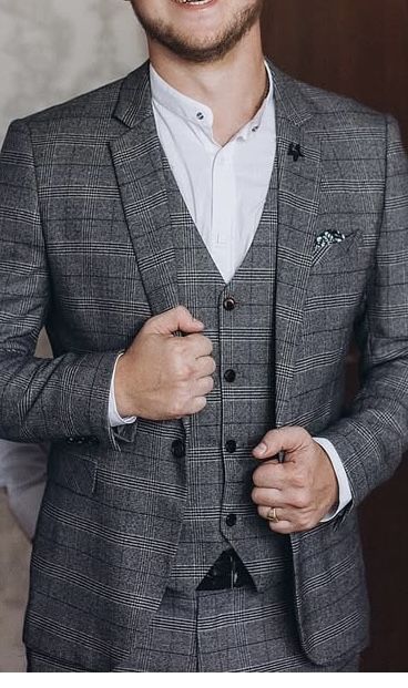 Шикарний весільний костюм трійка