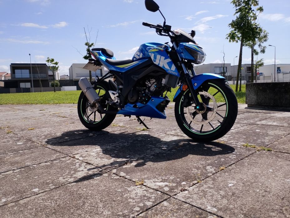 Naked Suzuki 125 como nova