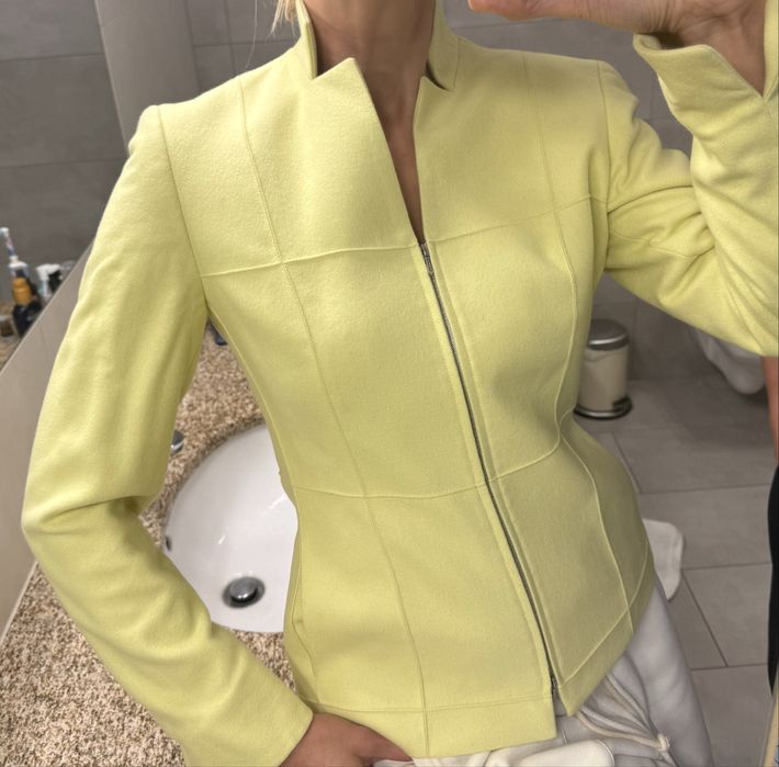 Max mara /escada/ peserico /akris