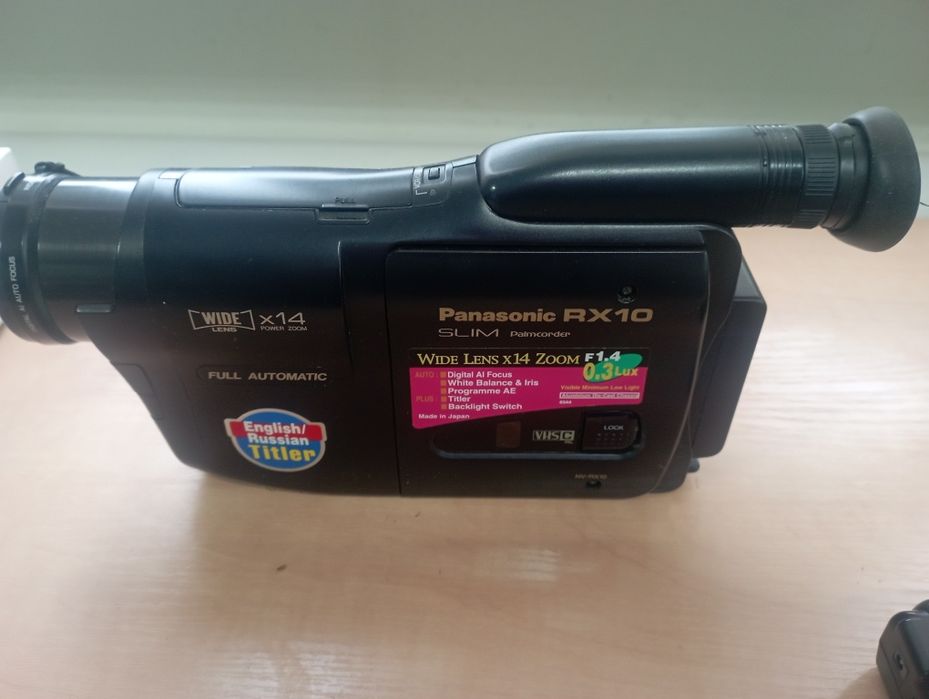 Відеокамера Panasonic NV-RX10EN