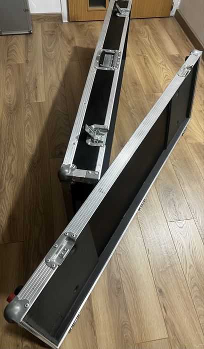 Case twardy instrument klawiszowy