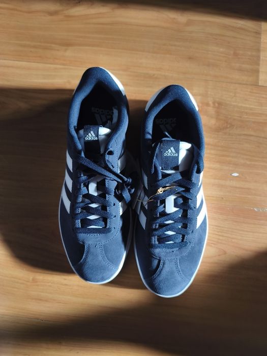 Ténis Adidas Novos