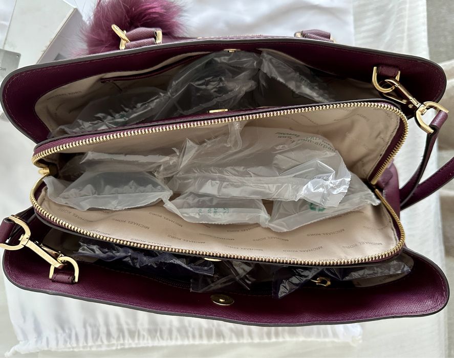 Mala bordeaux Michael Kors + acessório pêlo (NOVA)