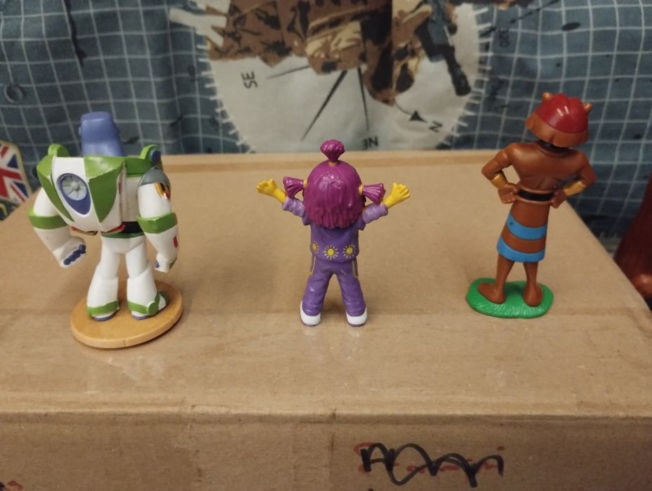 Figurki:  Buzz Astral "Toy Story", Aida, Sunny "Jim Jam"