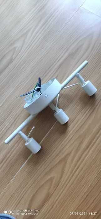 Candeeiros IKEA - NYMÅNE e Projetor 3 Focos