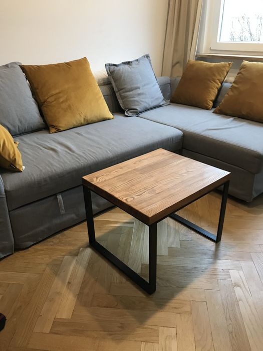 Stolik kawowy – lite drewno sosnowe, nogi stalowe
