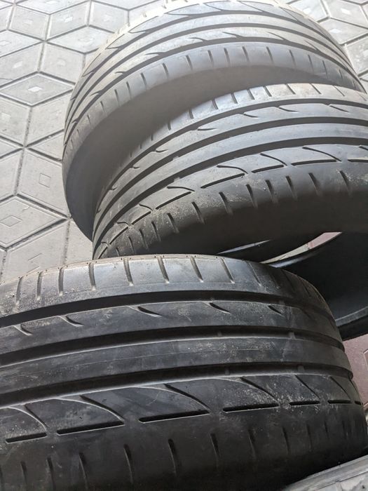 225/40R18 Bridgestone літо комплект: 750 грн. - Автошини Рівне на Olx