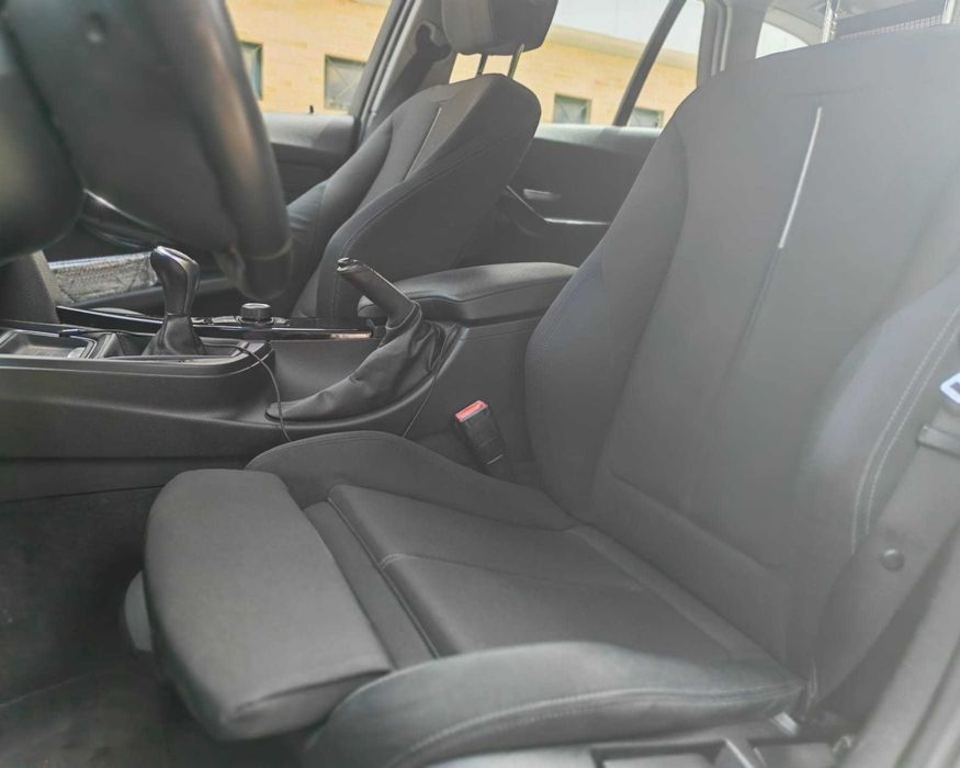 BMW 318d Touring Sport Line — Nacional | Bi-Xénon | Sensores Est. | Barras Tejadilho