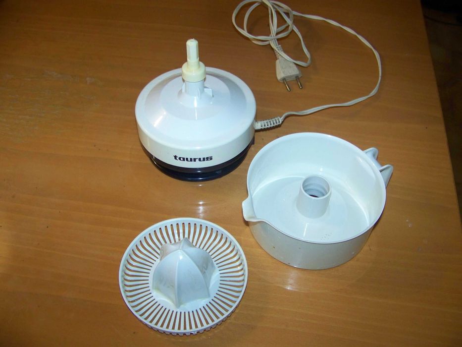 espremedor de citrinos TAURUS