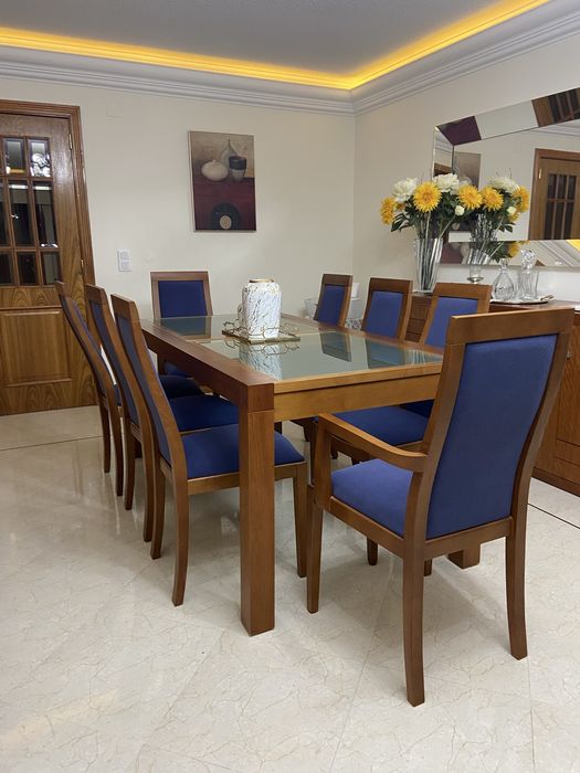 Venda de mobilia de sala de jantar completa.