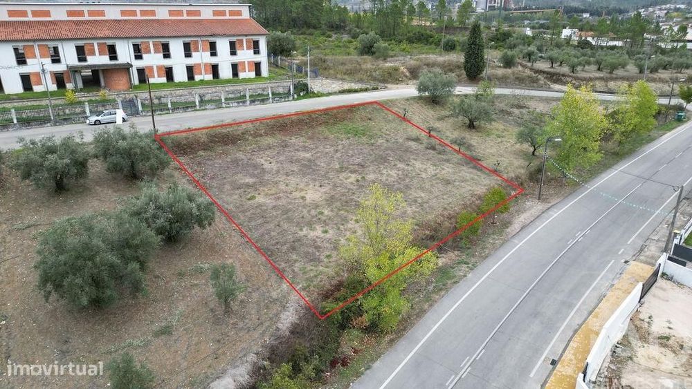 Terreno para construção em Souselas e Botão