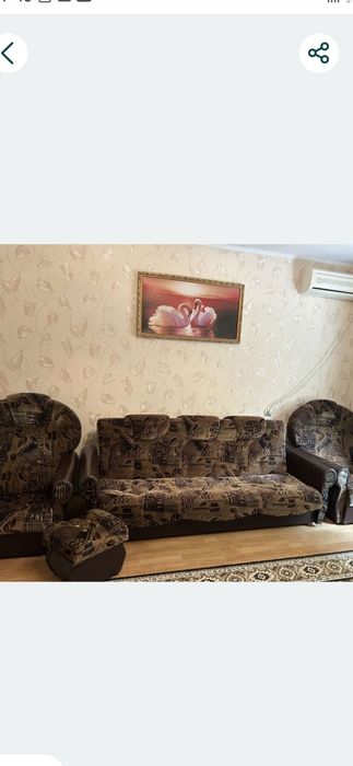Диван, два крісла і пуфік