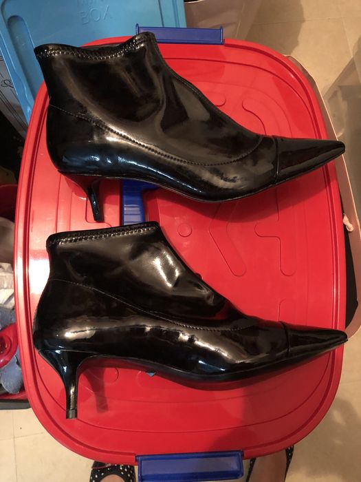 Botas Schutz verniz pretas cano curto salto medio! A estrear! Novo!