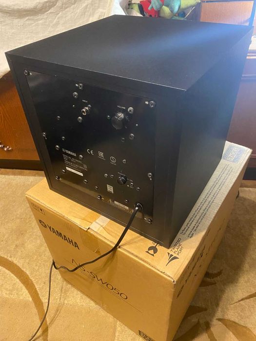 Сабвуфер Yamaha NS-SW050