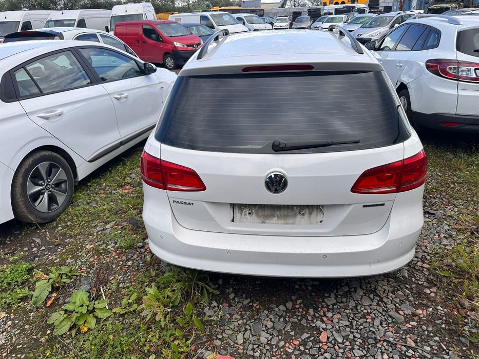 Двері Пасат Б 7 Європа