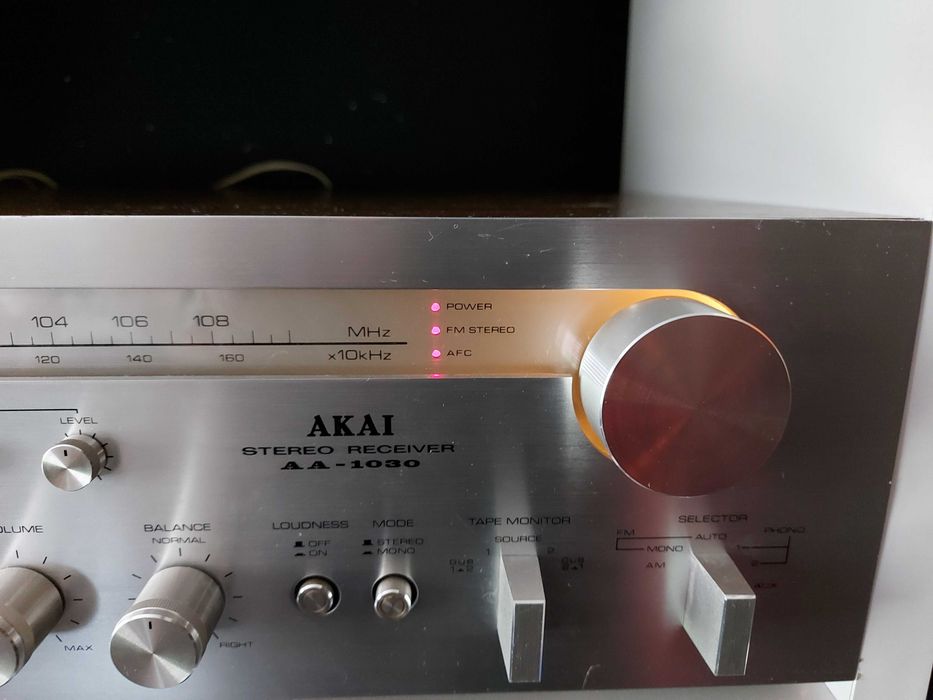amplituner stereo Akai AA-1030