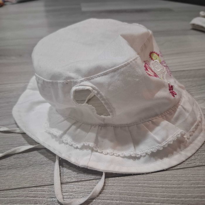 Kapelusik wiązany 50cm