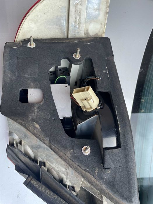 Bmw 7 e65 przed LIFT lampa lewy prawy tył w błotnik biały kierunek