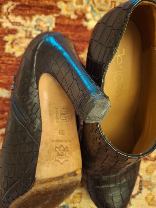 Botins em pele tamanho 38 Fericelli