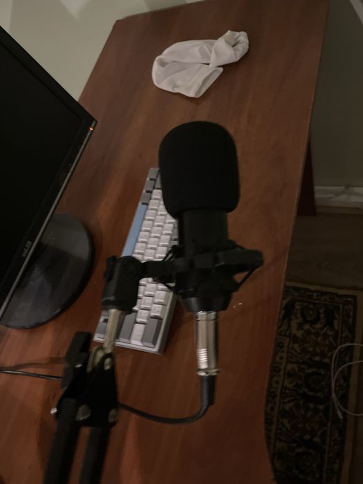 Продам микрофон студійний