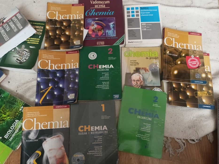 Podręczniki szkolne biologia , chemia  inne