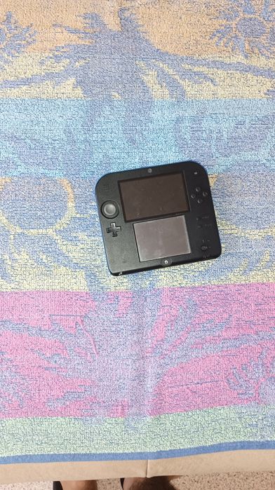 Nintendo 2DS com algum uso