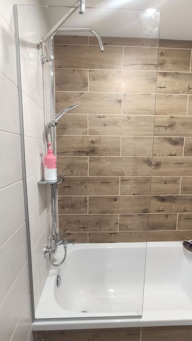 Шторка для ванни скляна