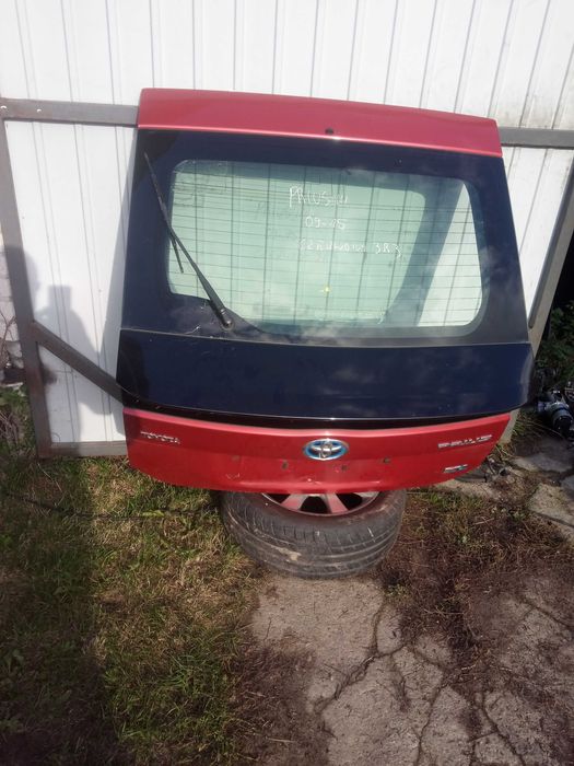 TOYOTA PRIUS III 09-15 klapa tył kompletna kolor 3R3 czerwony kamera