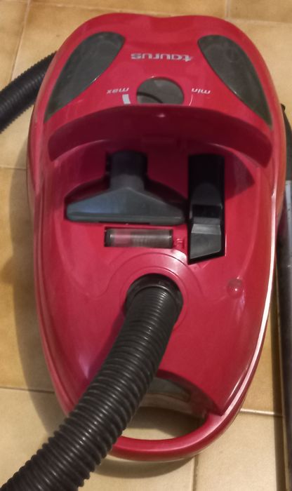 Vendo aspirador Taurus Explorer 1400 Watts (Porto/Feira)