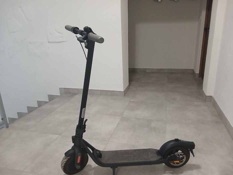 Sprzedam hulajnogę elektryczną Ninebiot KickScooter F20D