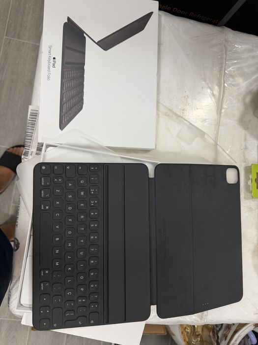Apple Smart Keyboard Folio