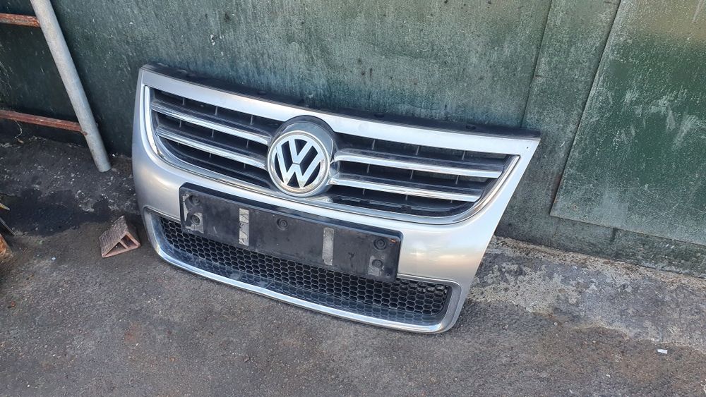 Передния решотка оригинал и туманки